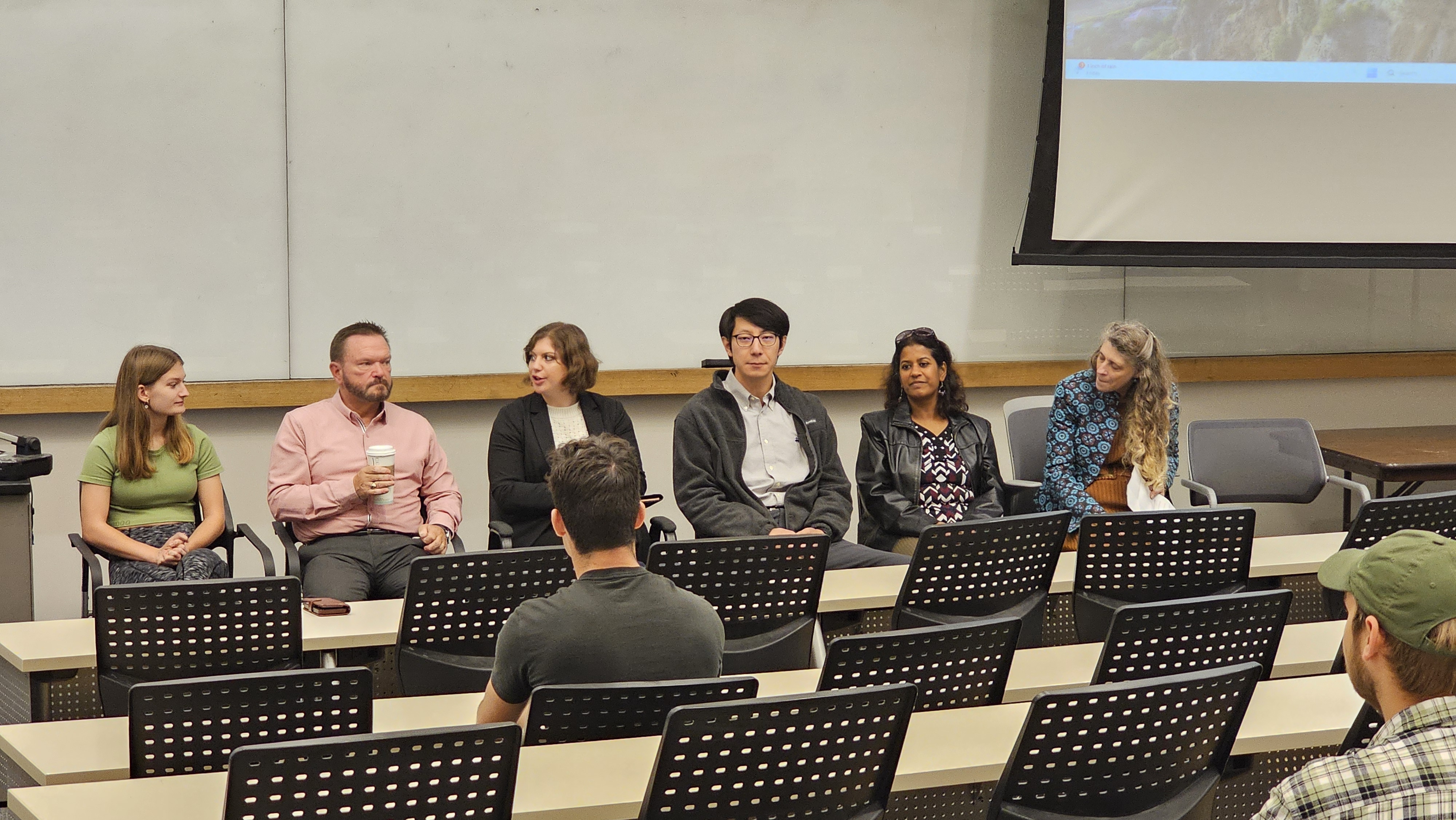 Discussion with Early-stage Accelerator winners