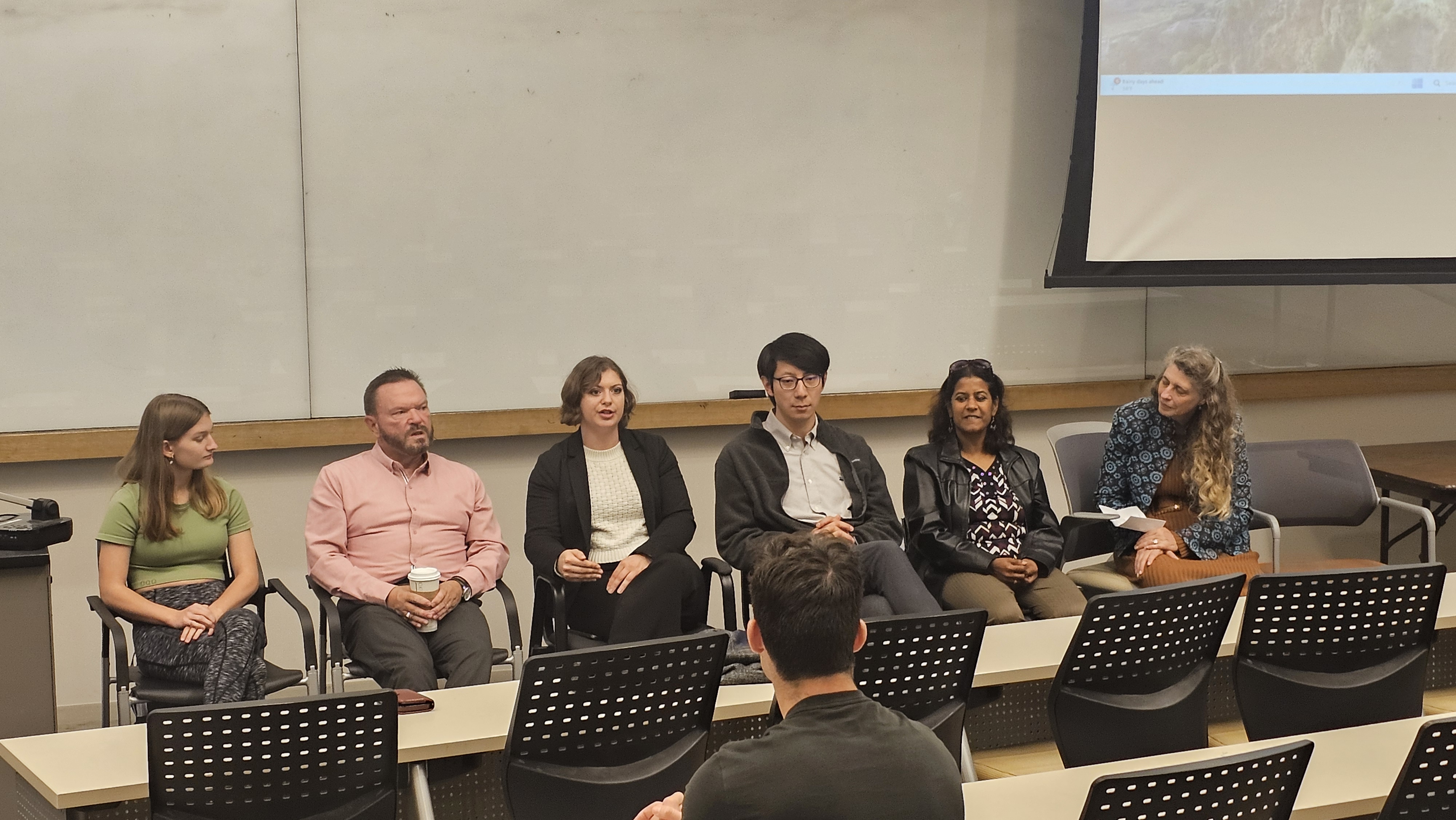 Discussion with Early-stage Accelerator winners