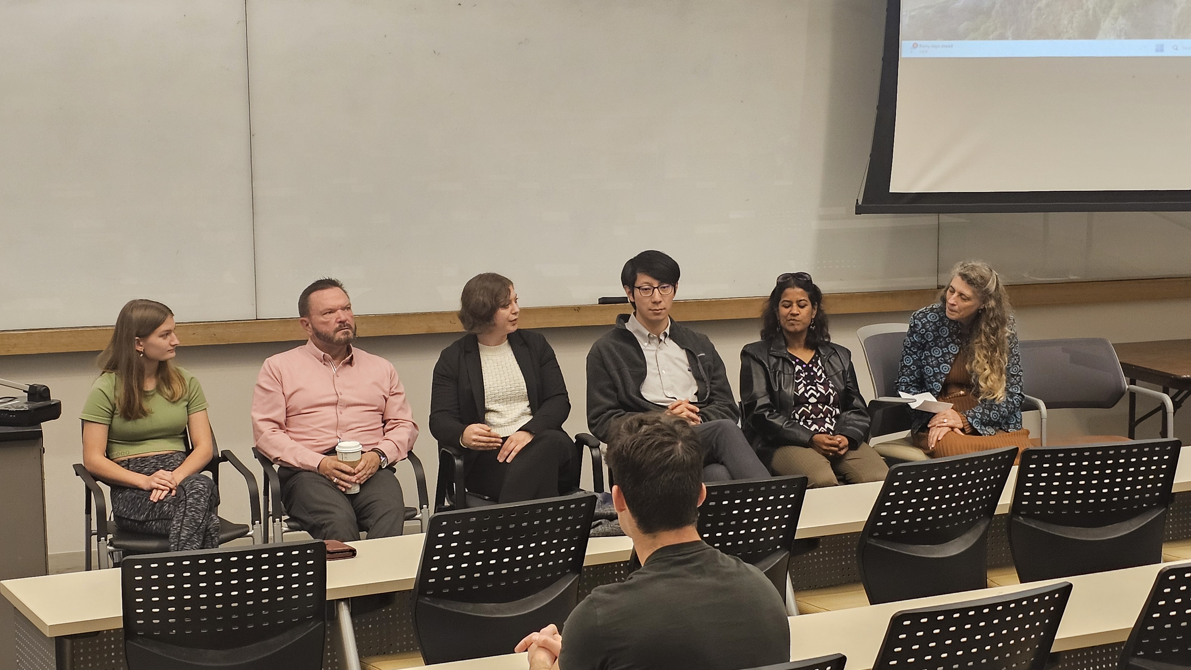 Discussion with Early-stage Accelerator winners